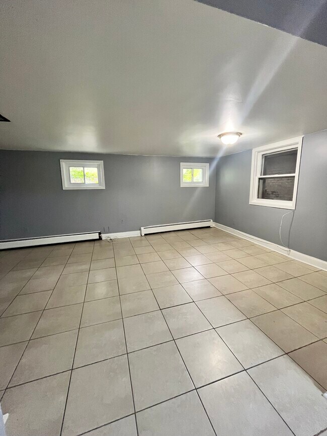 35-37 W 29th St A - 39 W 29th St