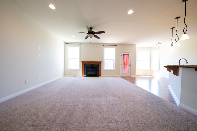 Foto del edificio - 5007 Merrimac Ln N