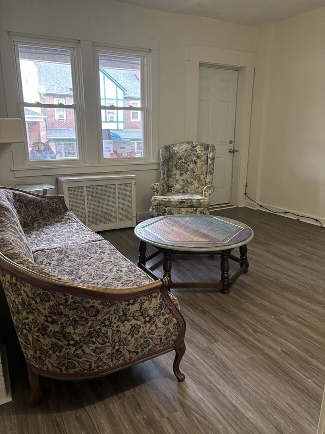 Living Room - 207 Chesterfield Rd