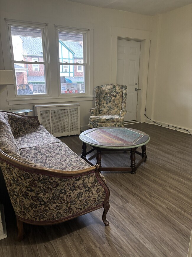 Sala de estar - 207 Chesterfield Rd