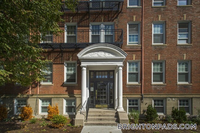 Foto del edificio - 288 Chestnut Hill Ave
