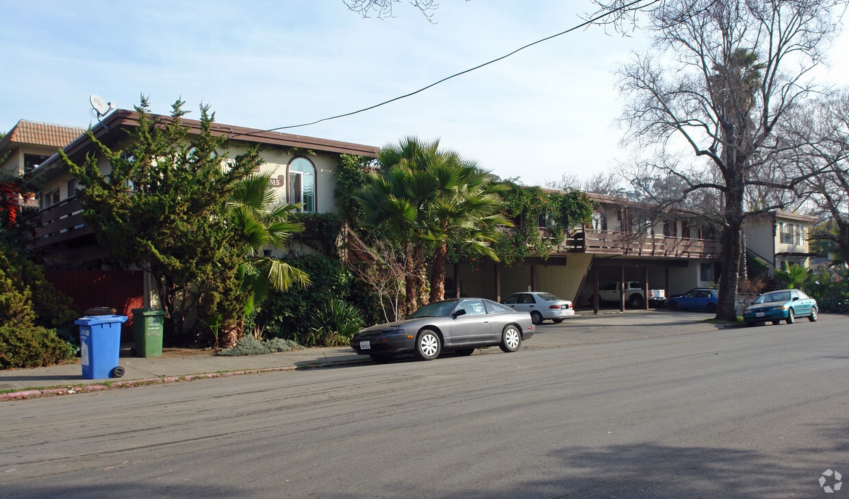 Primary Photo - Paloma Arms Apartments