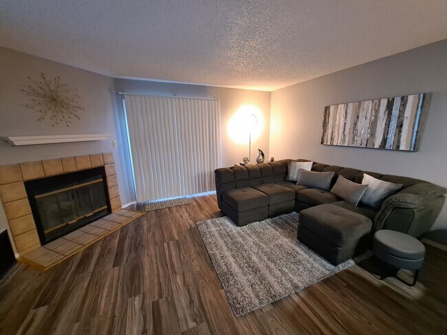 Foto del edificio - 1241 Firefly Cir