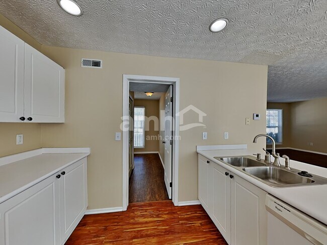 Foto del edificio - 2480 Bloxom St