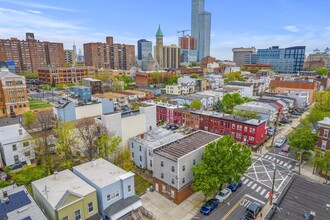 Building Photo - 282 St Pauls Ave