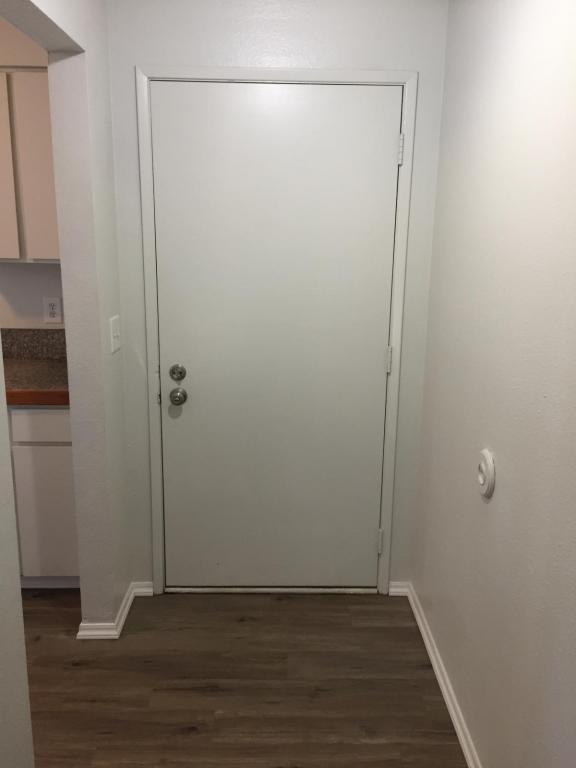 Foto del edificio - 4828 Camelot Ct NE