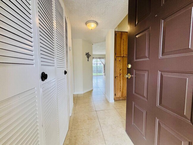Foto del edificio - 2391 NW 89th Dr