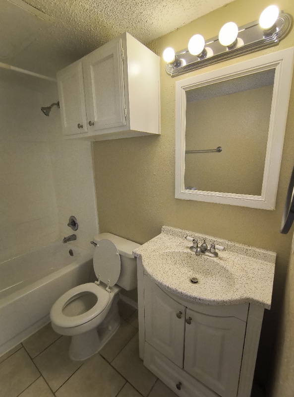 Building Photo - 218 Plaza Verde Dr