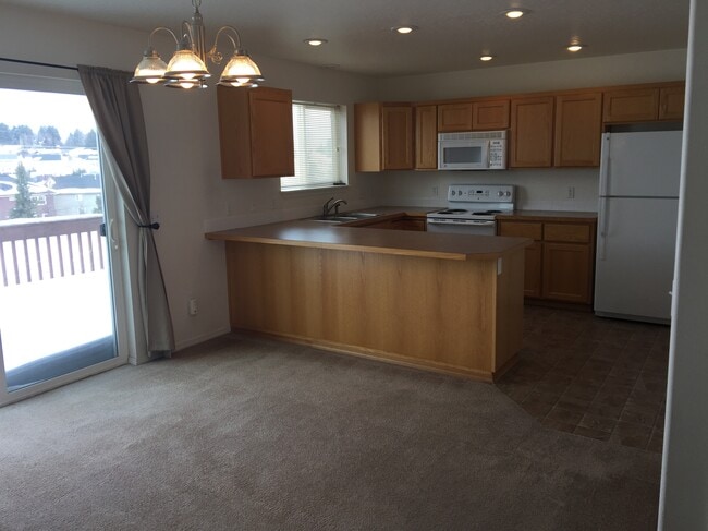 Building Photo - 1172 SW Lost Trail Dr