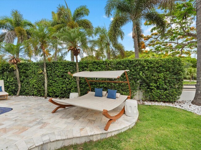 Foto del edificio - 825 SW 23rd Rd