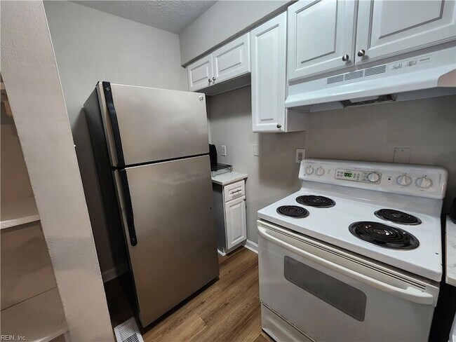 Foto del edificio - 431 Lester Rd