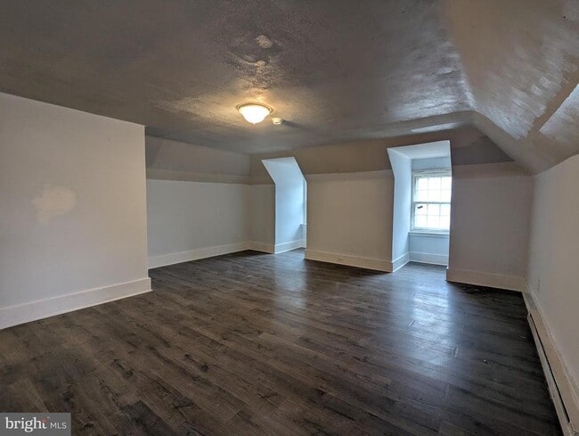 Foto del edificio - 384 E Chestnut St