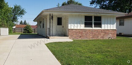 Building Photo - 5216 63rd St