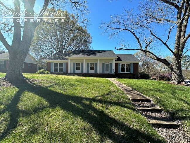 Foto del edificio - 1700 Bonnie Ln