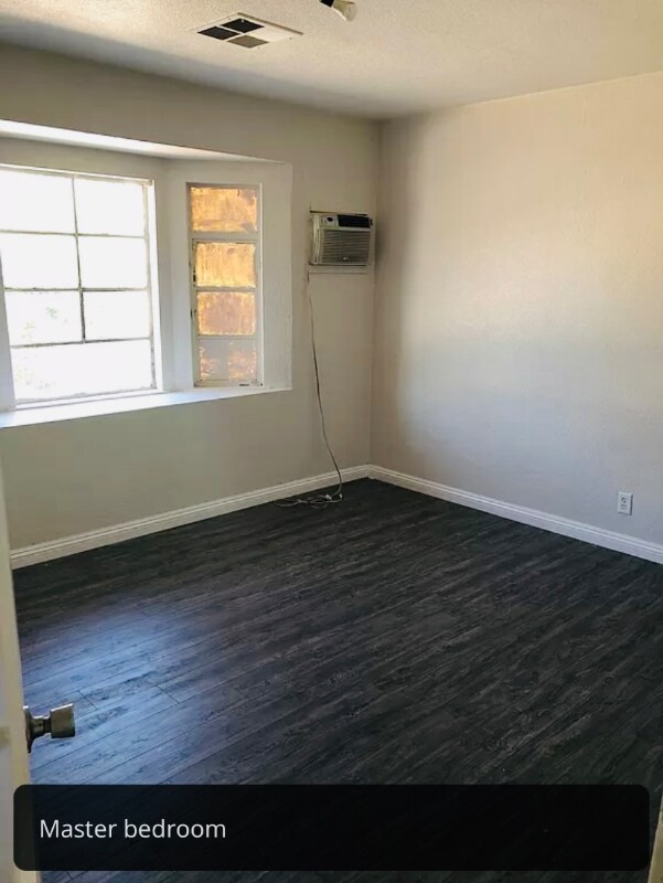 Building Photo - 1610 Stewart Ave