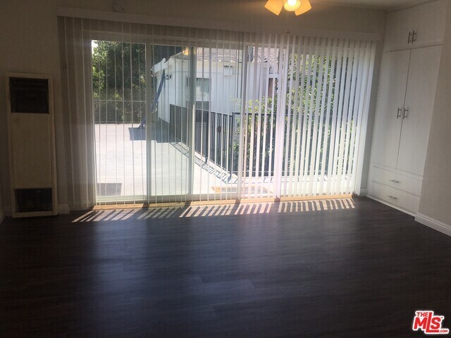 Building Photo - 485 S Roxbury Dr