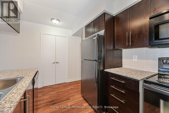 Building Photo - 25 Viking Ln