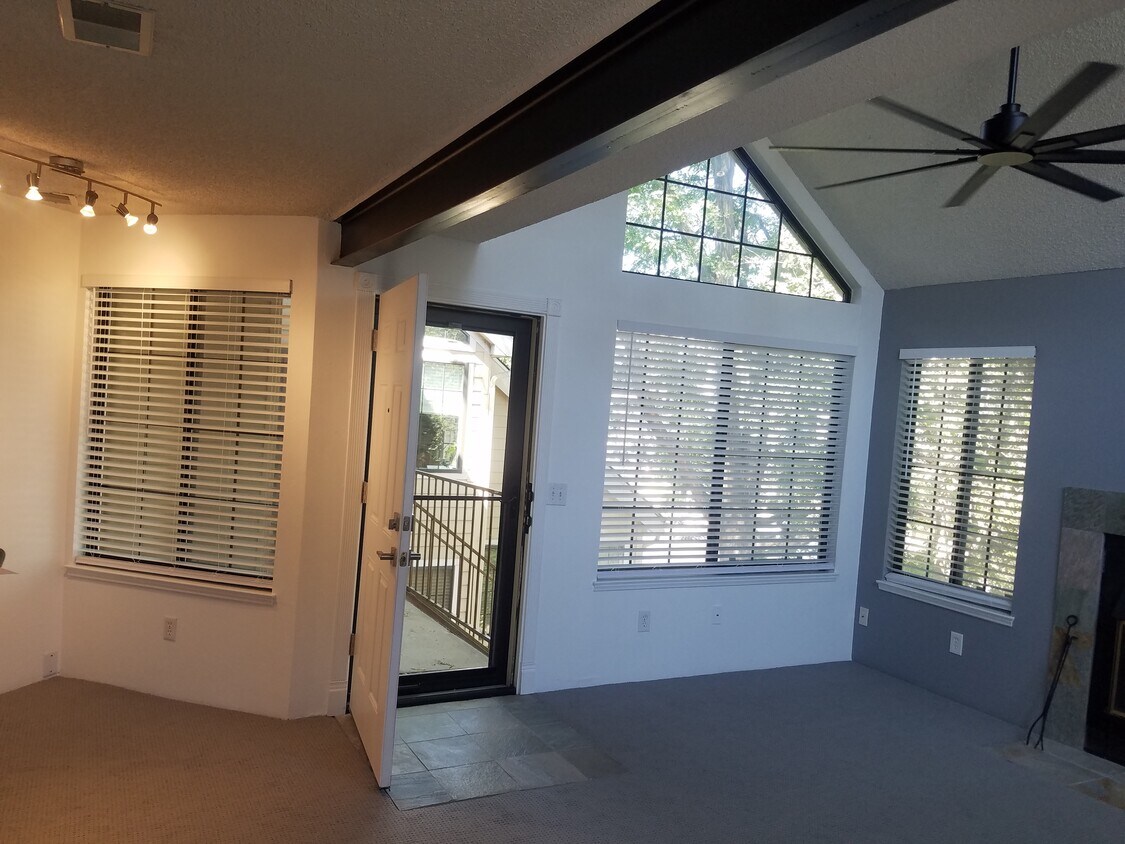 Foto principal - 4806 E Kentucky Ave