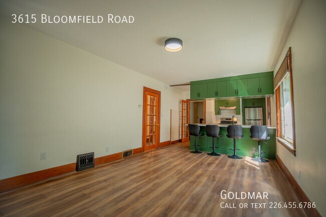 Photo du bâtiment - LOOK at this kitchen!