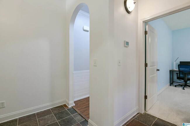 Building Photo - 464 Chapel Hill Cove
