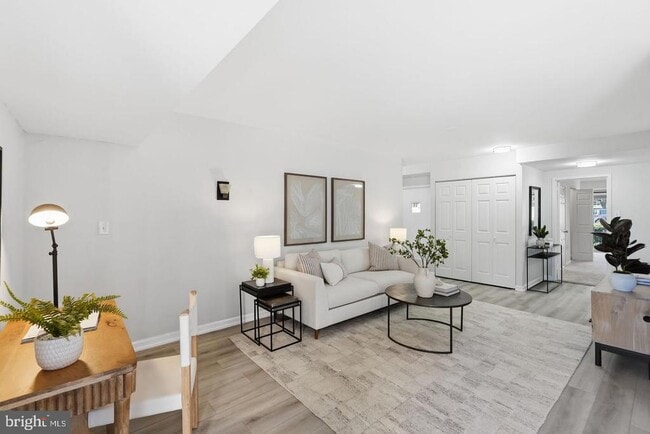 Foto del edificio - 5250 Valley Forge Dr