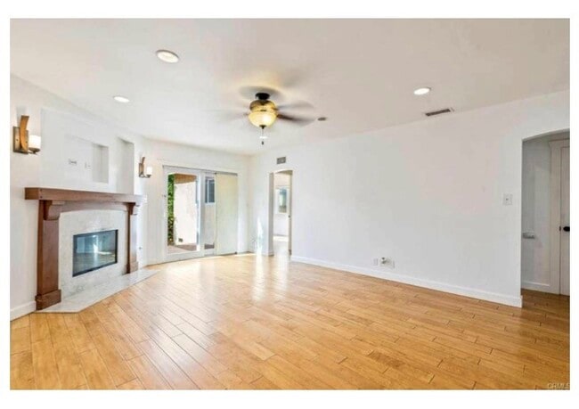Foto del edificio - 4759 Hackett Ave