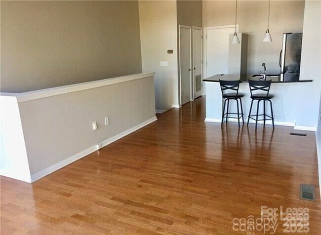 Foto del edificio - 2125 Southend Dr