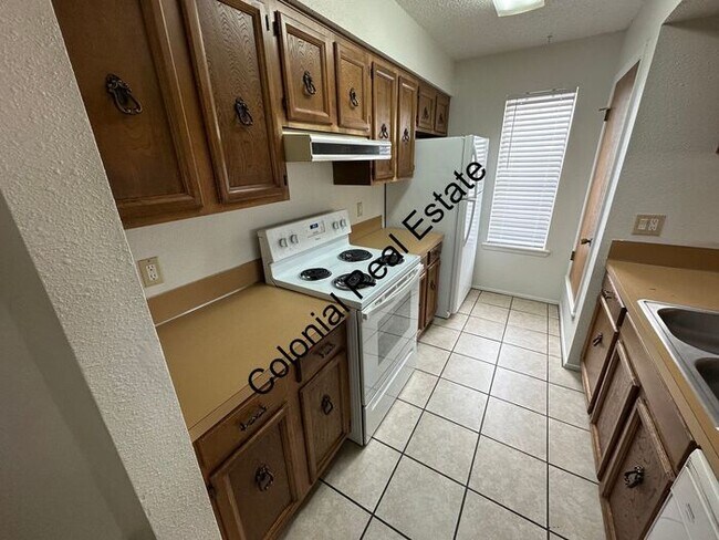 Foto del edificio - 2 story condo