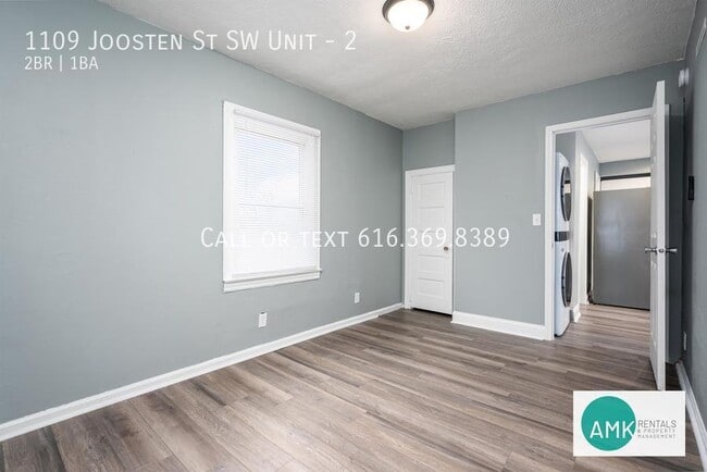 Building Photo - 1109 Joosten St SW