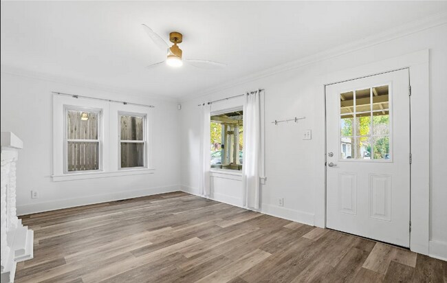 Foto del edificio - 2 Bed | 1 Bath Near Cherry Street!