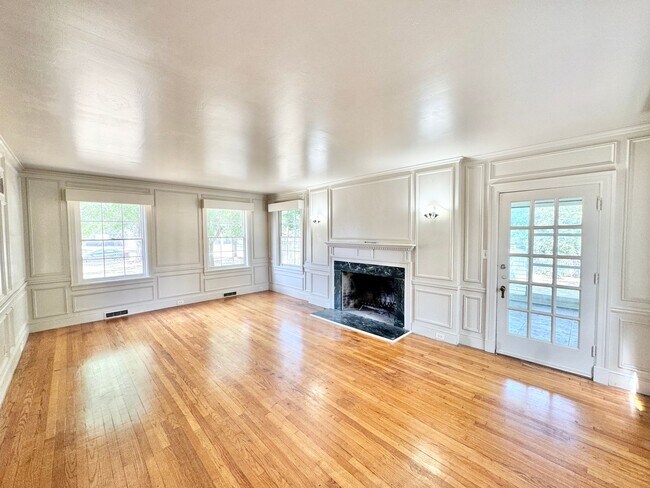 Foto del edificio - 2245 W Oak St