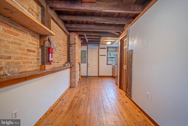 Building Photo - 914 Lemmon St