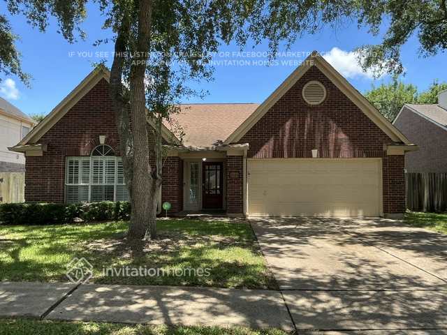 Building Photo - 2110 Castle Dr
