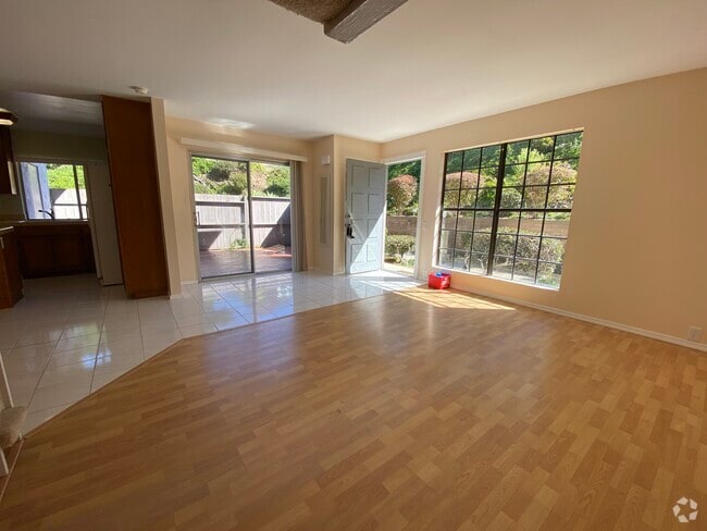 Living Room - 9546 Easter Way