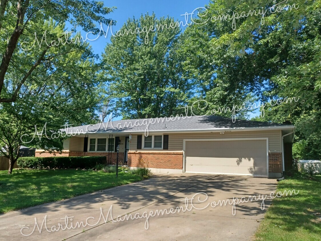 Primary Photo - 2708 S Quincy Ave