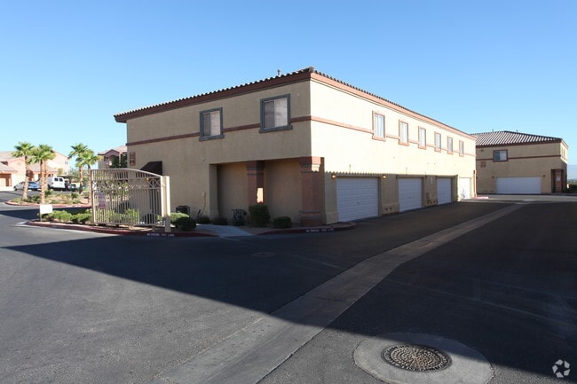 Foto del edificio - 4915 E Russell Rd