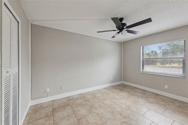 Foto del edificio - 46 N Fairfax Ave