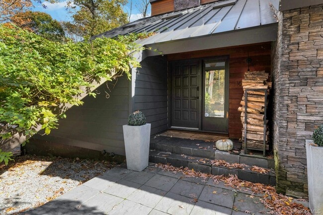 Foto del edificio - 16 Old Wagon Rd