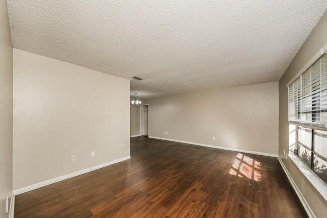 Building Photo - 1107 Widgeon Rd