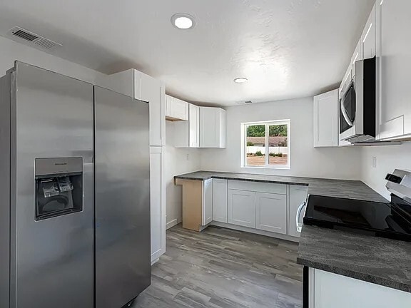 Building Photo - 615-633 33 Rd