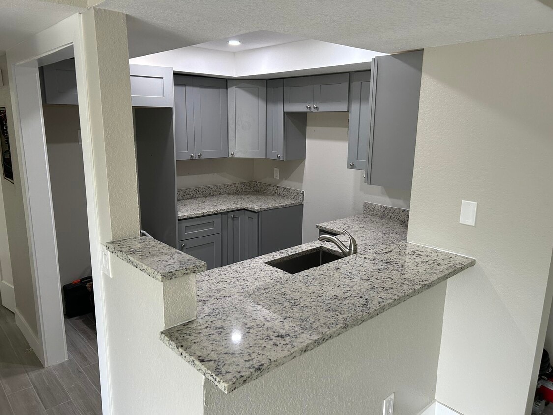 Primary Photo - 1508 SE Royal Green Cir