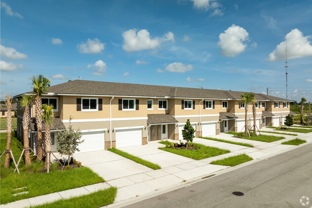 Foto principal - The Grove at Celebration Pointe