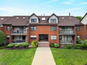 Building Photo - 94 Beverly Hl Ter