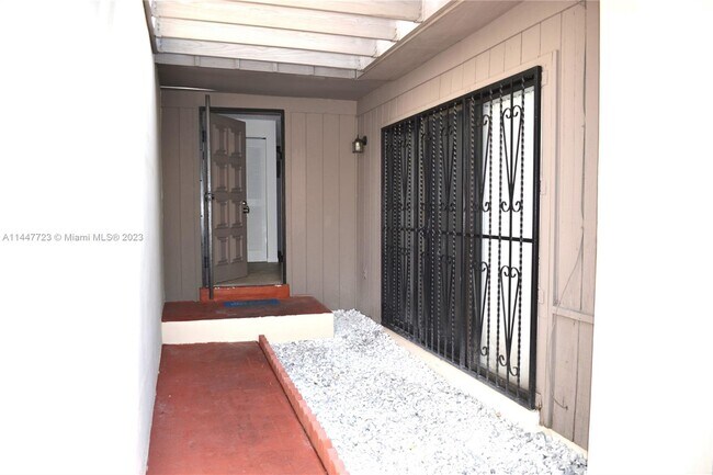 Foto del edificio - 7429 SW 106th Ct