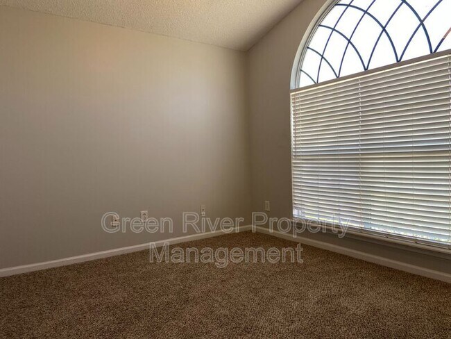 Foto del edificio - 3728 Arava Dr