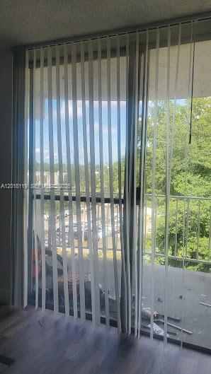 Foto del edificio - 492 NW 165th St