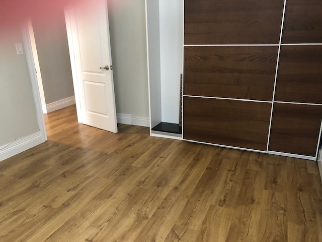 Queen size bedroom - 48 Cypress Ave