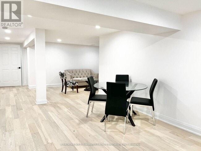 Building Photo - 2 Pannahill Rd