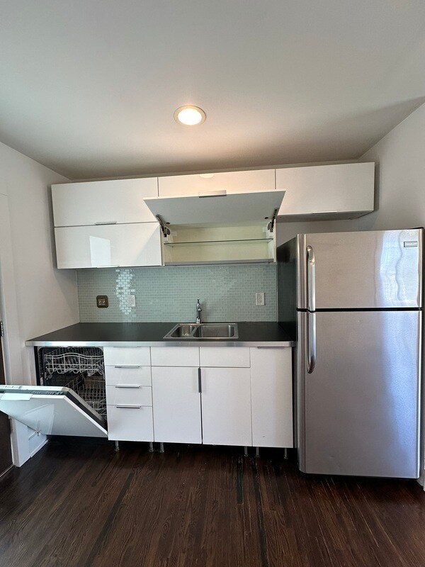 Foto del edificio - 2212 Rozzelles Ferry Rd