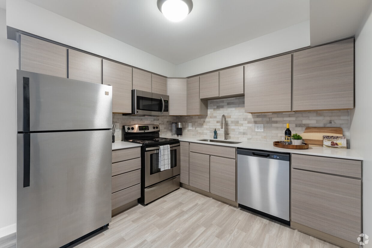 College Hill Apartments Apartments in Grand Rapids, MI